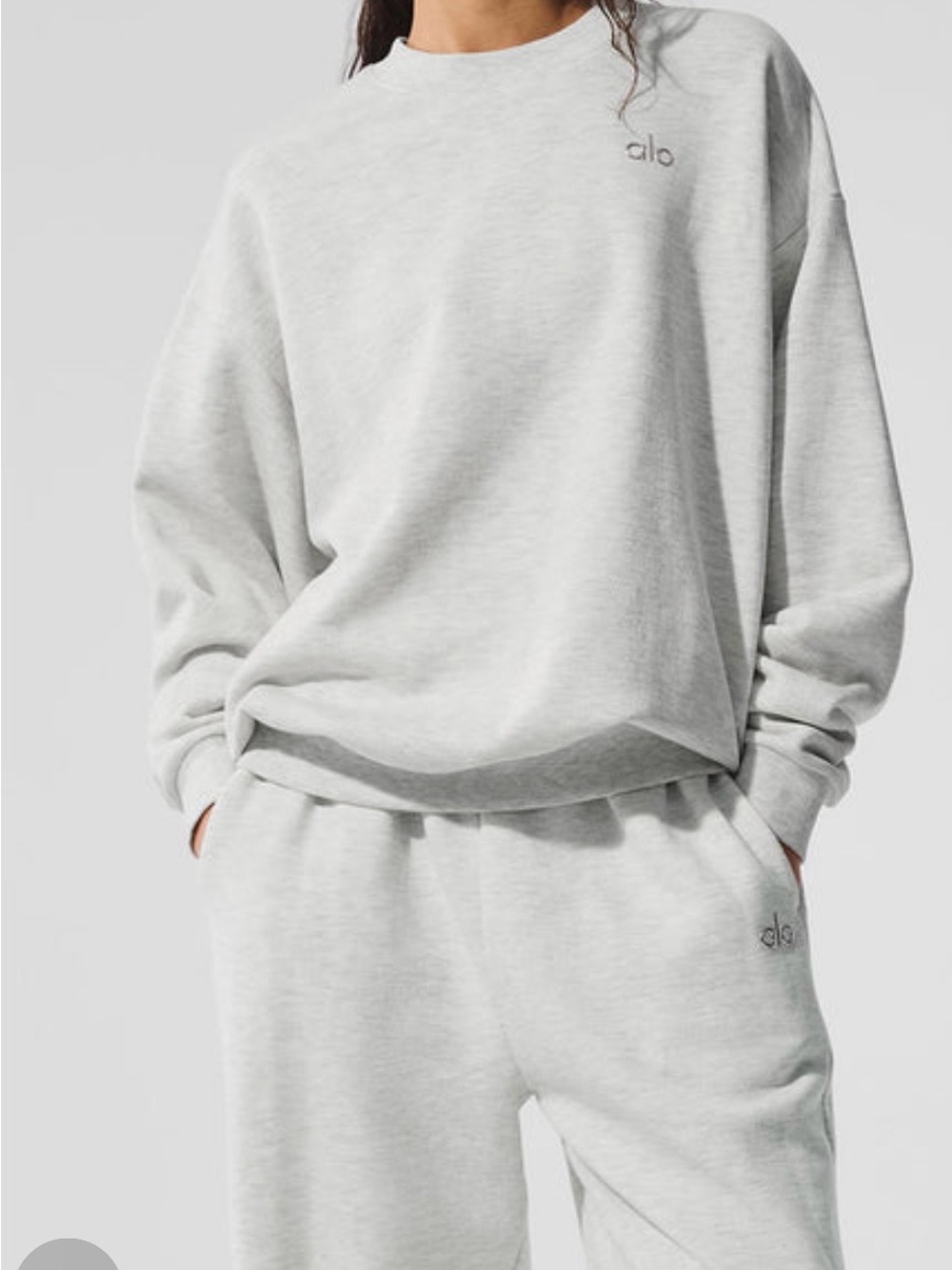 ALO Yoga (like new) Heather Gray Accolade Crewneck Sweatshirt M